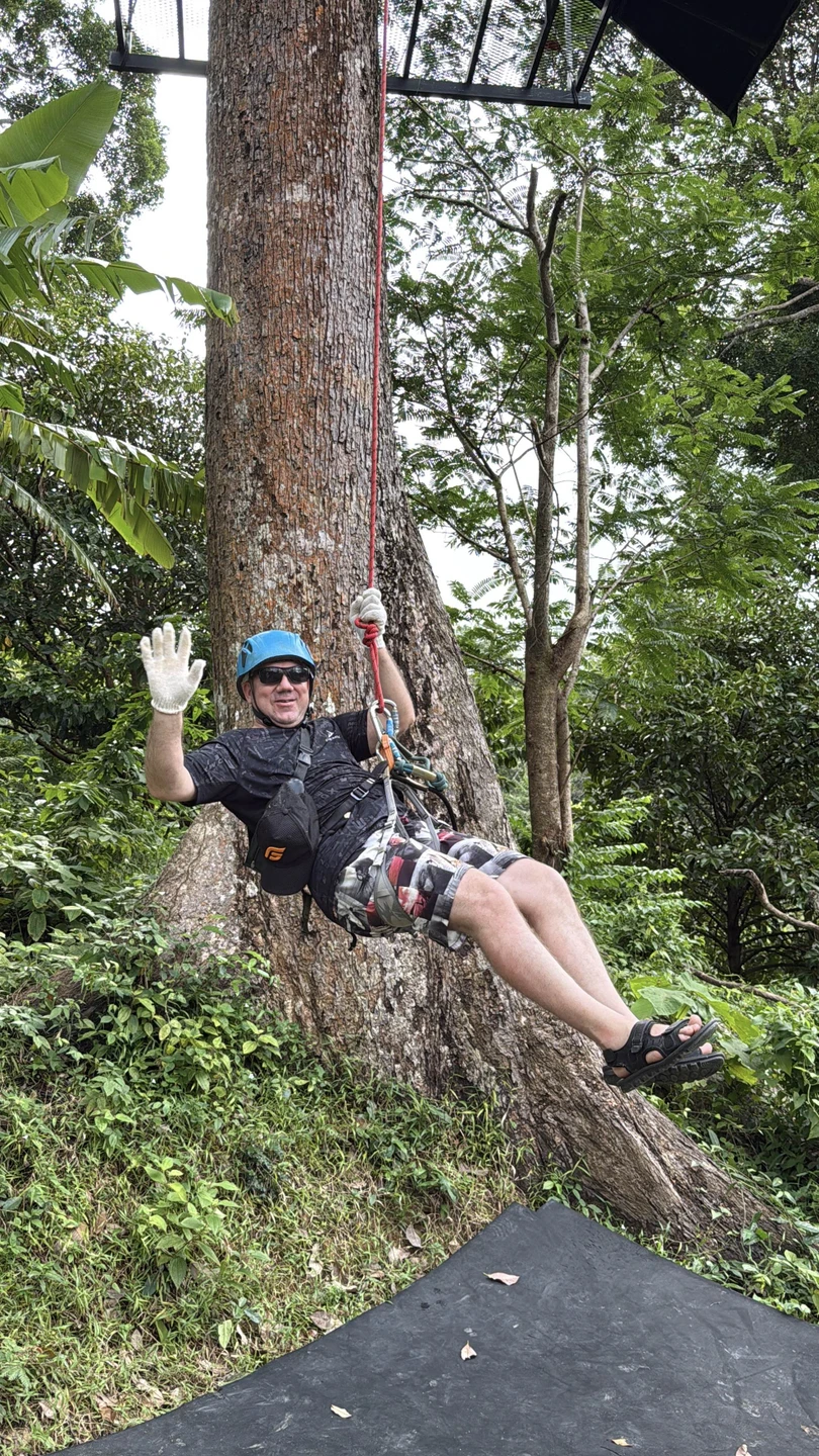 Мы с мужем выбирали эту поездку, чтобы устроить себе активный день. Иван очень интересный рассказчик. Давно