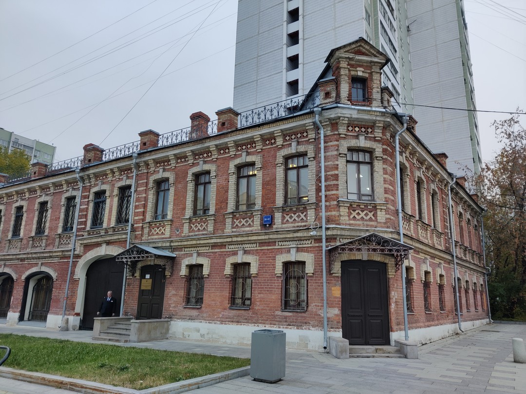 Благодаря Наталье у нас плучилась душевная прогулка. Несмотря на то, что было холодно, Наталья создает теплую и доброжелательную атмосферу.