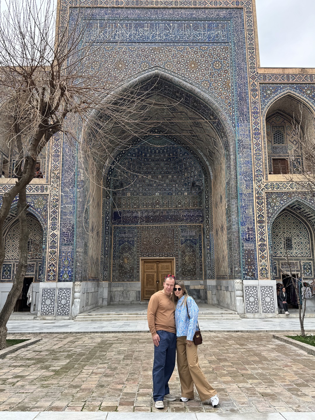 Привет всем путешественникам! Были на экскурсии вместе с Фарзодом. Экскурсия проходила на комфортабельном автомобиле, что помогла