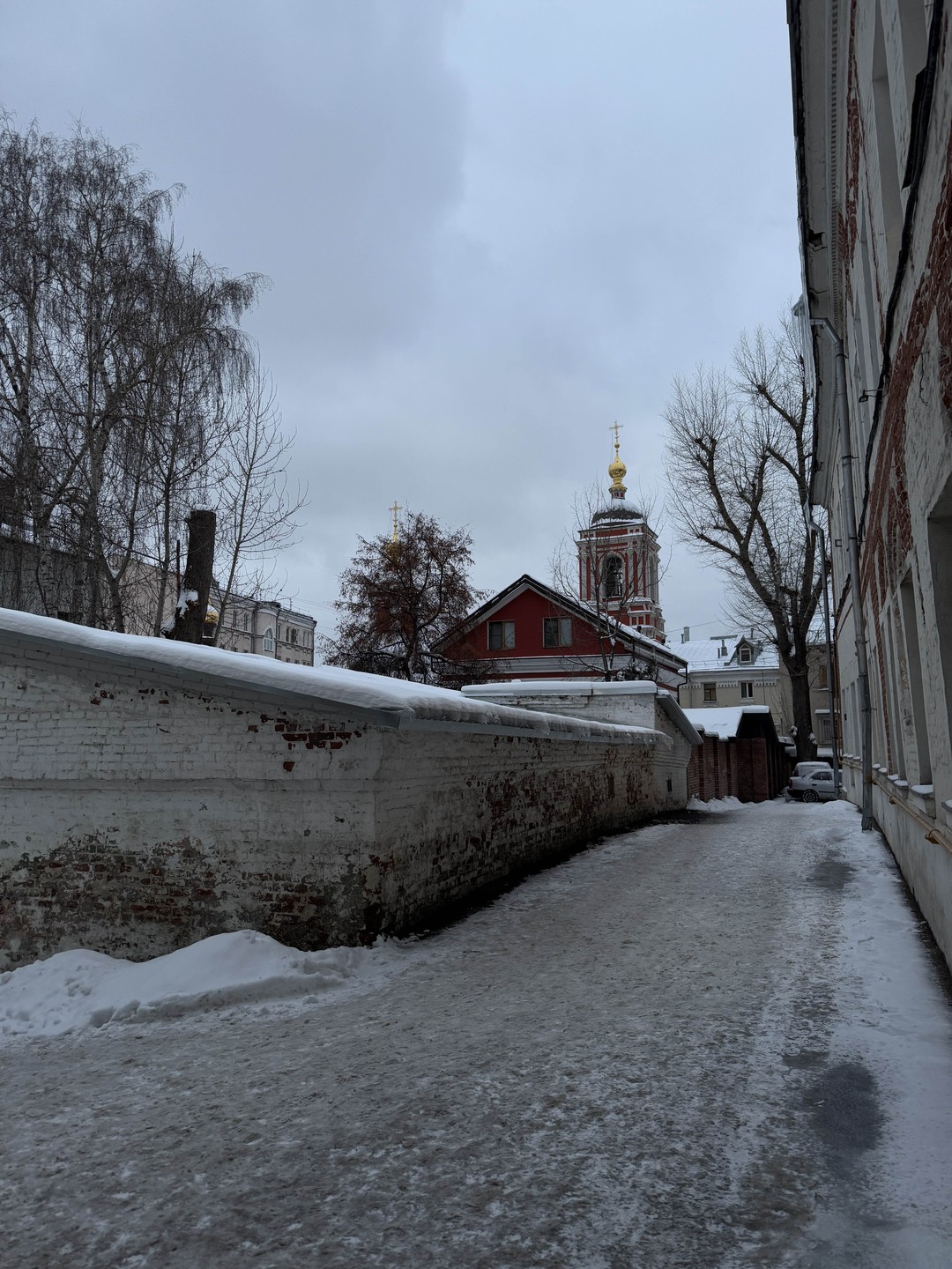 Экскурсия понравилась. Было холодно, но мы справились. Гид приятная девушка. Рекомендую