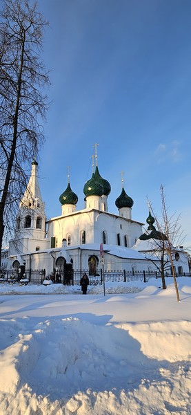Экскурсионную программу проводил Руслан, очень профессиональный гид, отлично знающий свой город Ярославль, замечательный рассказчик с глубоким