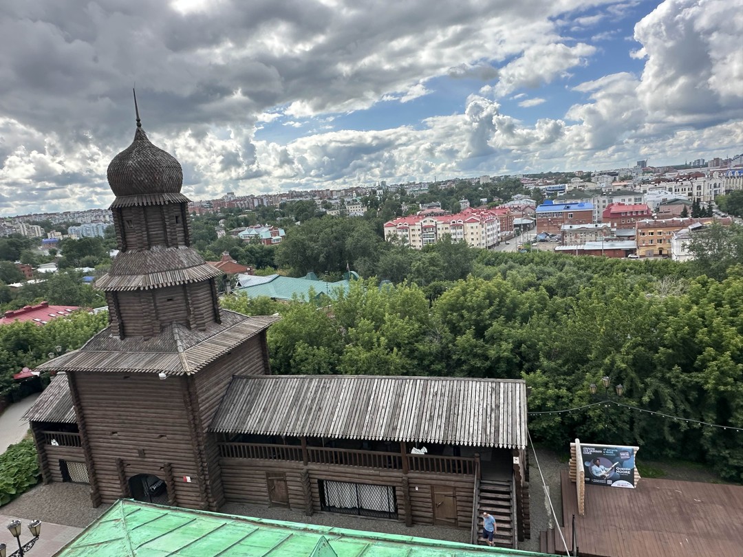 Замечательная экскурсия и замечательный гид Светлана. Познакомила с городом, с его историей. Показала самые значимые места