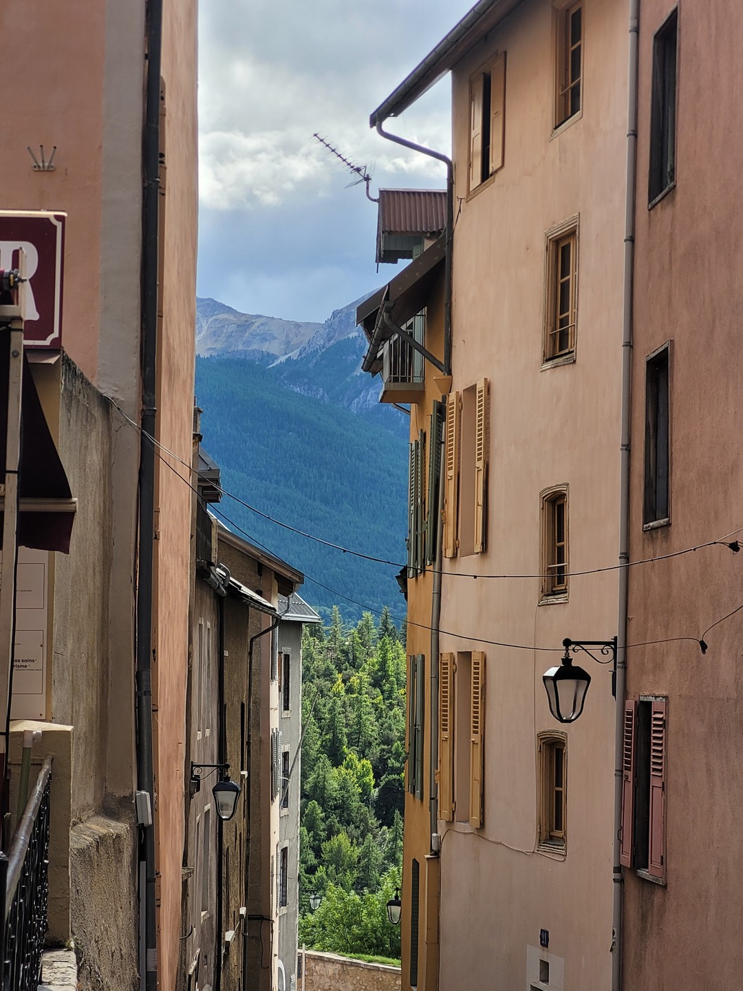 Запоздалый отзыв, но тем теплее воспоминания. Ирина, спасибо Вам большое, мы очень благодарны! Это одна из