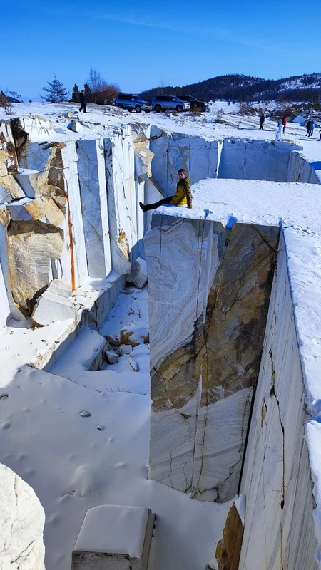 По страницам ледяной сказки: своей компанией по главным местам Байкала с катанием на багги