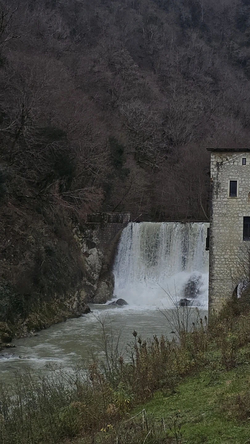 Все очень понравилось, даже дождь не испортил поездку, людей мало, на многих локациях совсем никого не