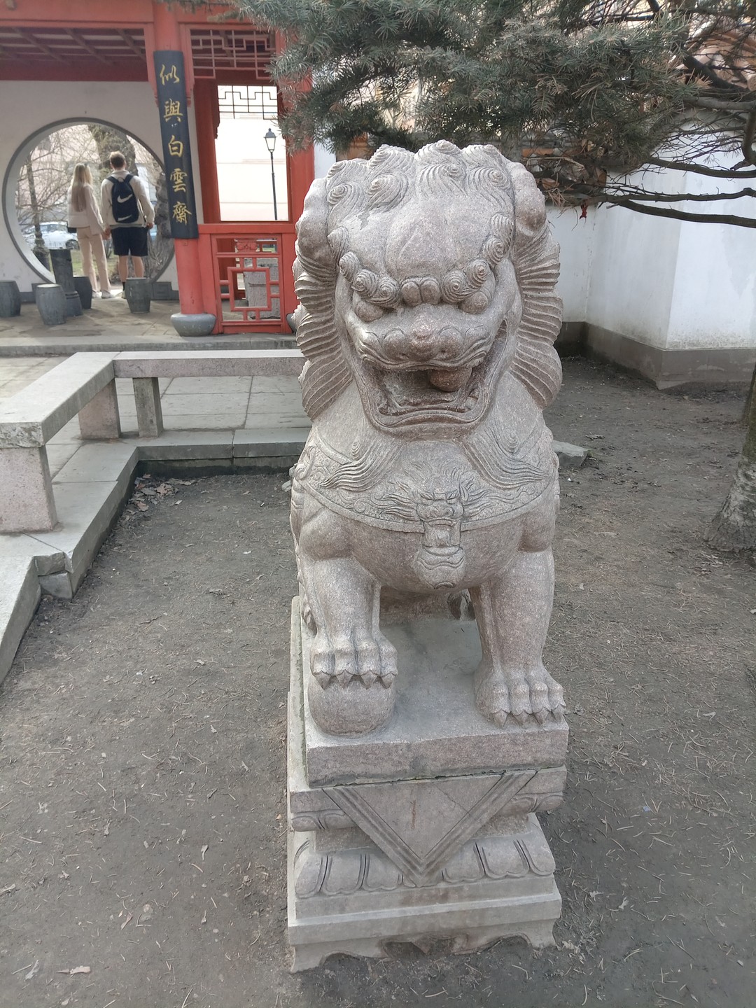 Даша смело рассказывала о животных с легендами и историческими фактами. Материал собран в ключе названия экскурсии,