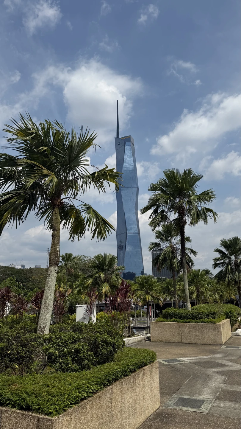 Огромная благодарность Файзулле за чудесную экскурсию! Идеально было всё: локации, перемещение между ними, рассказ, подача… Не