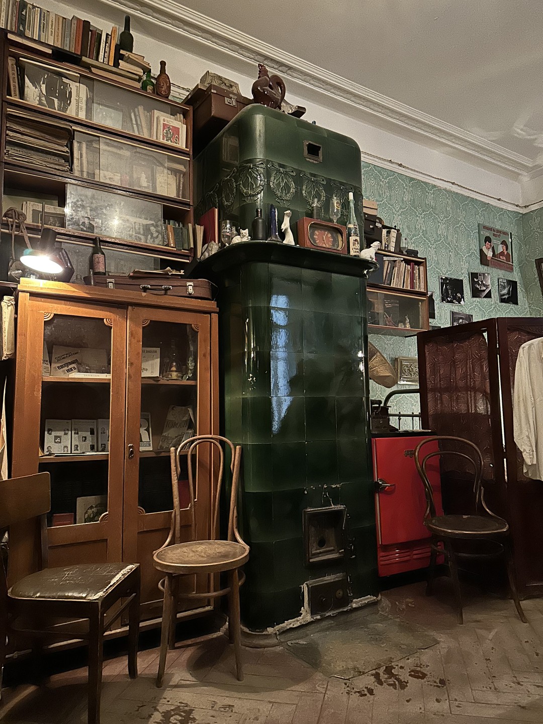 Отличная экскурсия для тех, кто хочет увидеть Петербург за фасадами парадных улиц. Приезжала в Санкт-Петербург одна