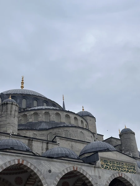 спасибо Гюркану за это теплое и очень душевное знакомство со Стамбулом! очень подробно и интересно ведет