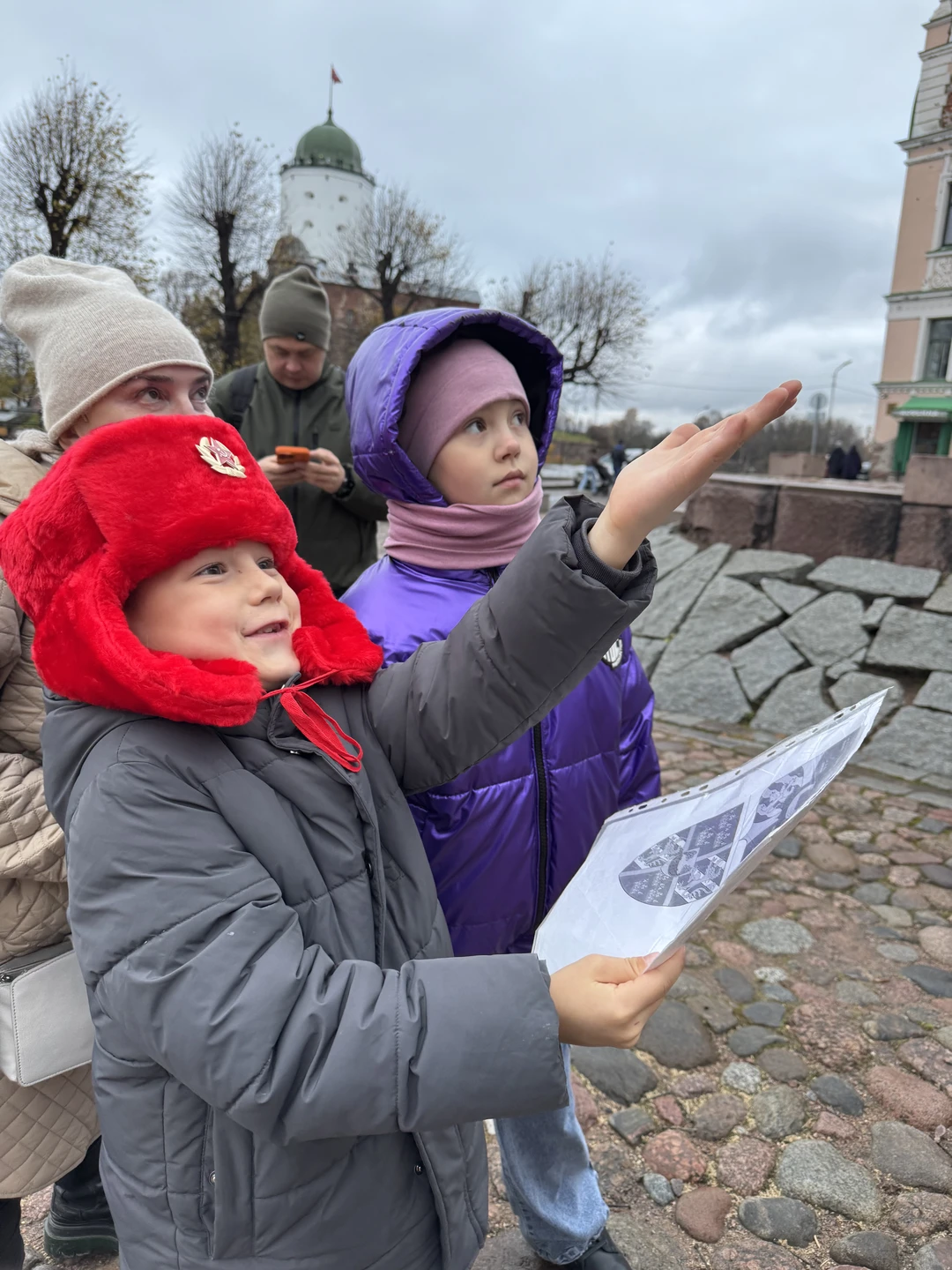 Благодарю Анжелику за оперативный отклик! Ночью забронировала, а днем уже окунулись в увлекательнейшее путешествие по Выборгу