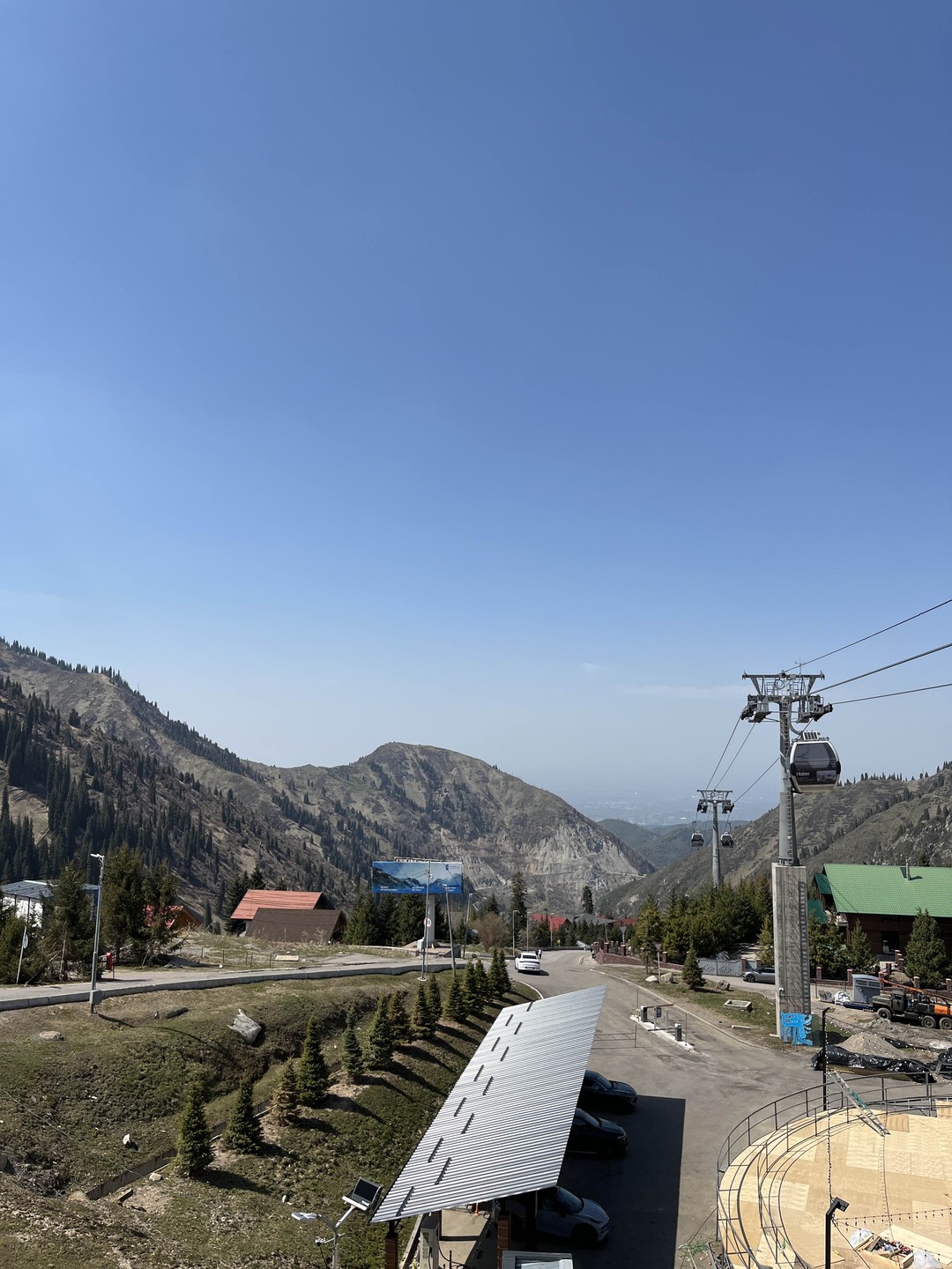 Замечательная экскурсия, замечательное времяпровождение наедине с природой. Величественный беркут поражает, горы Шымбулак высотой 3200м над уровнем