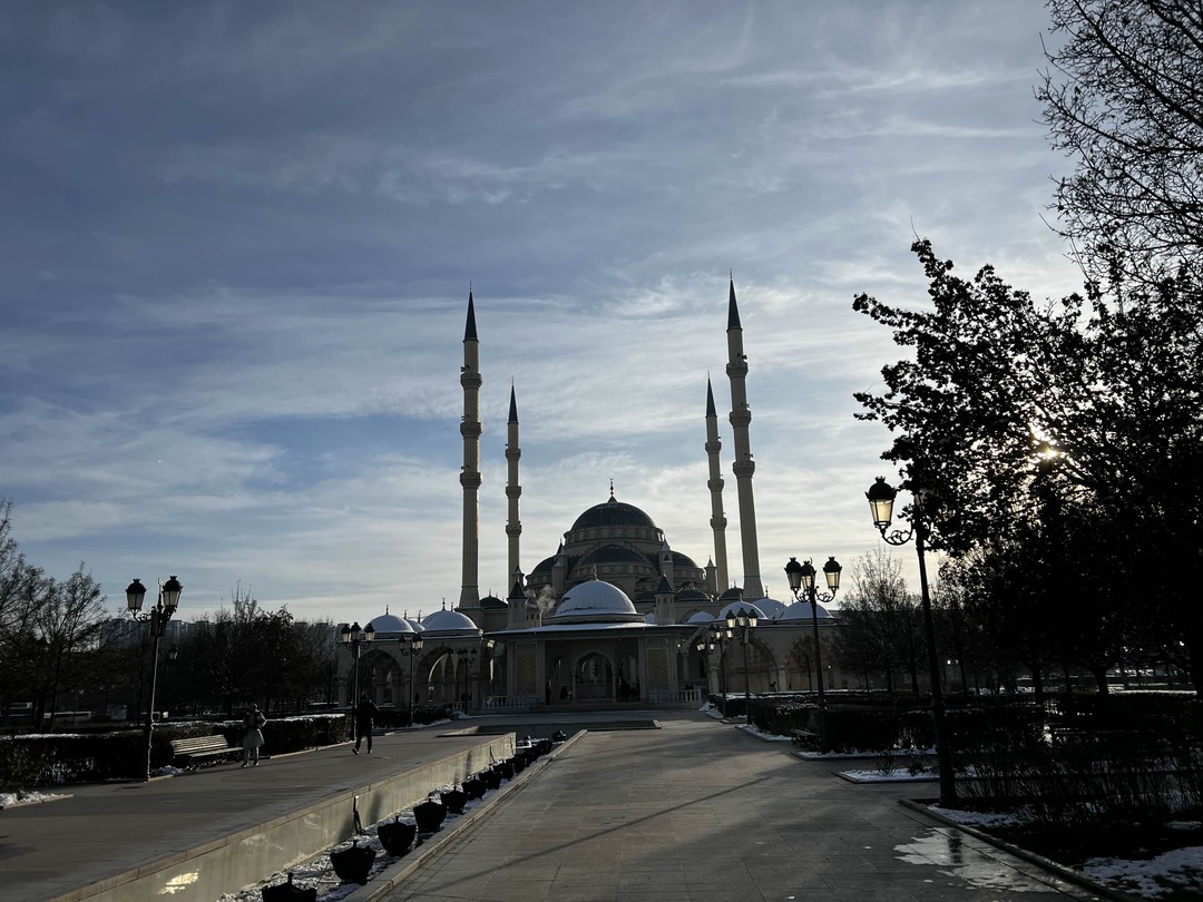 Спасибо! Очень позитивная прогулка и беседа, активный диалог! Сайд хороший и интересный рассказчик!