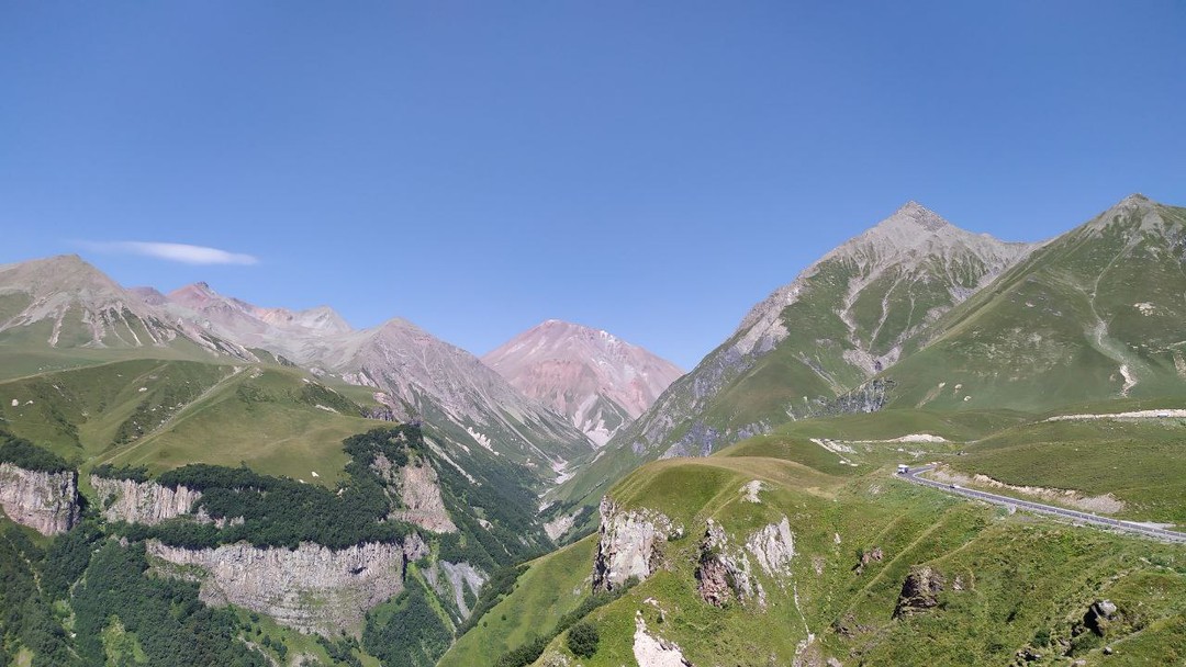 У нас была индивидуальная экскурсия с Ольгой. Нам очень понравилось. Было интересно, насыщенно и комфортно. Потрясающие места, дух захватывает!