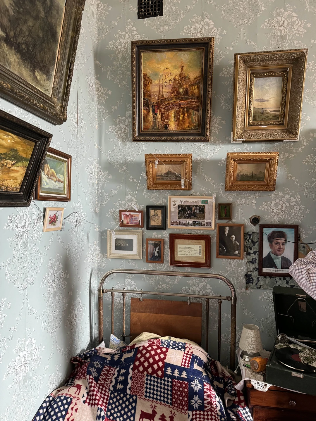 Спасибо большое Александру за проведенную экскурсию, было очень познавательно и интересно!