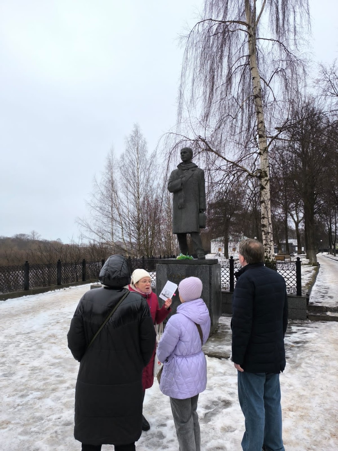 Отличная экскурсия. Единственная в Вологде о жизни и творчестве Николая Рубцова. Елена рассказывала нам о поэте,