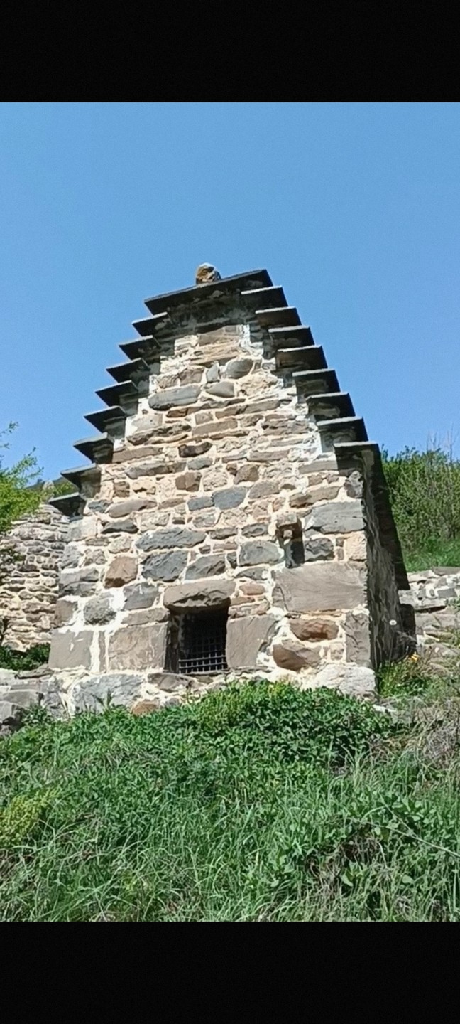 Всë понравилось. Олег интересный рассказчик, внимательный гид, знающий историю края. Автомобиль комфортный, чувствуешь себя пассажиром бизнес-класса.