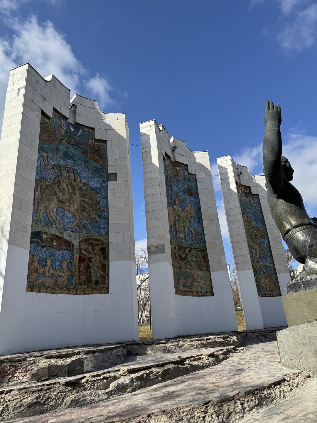 Экскурсию для нас провел Ян. Такой молодой и воодушевленный своей республикой! Вежливый, интересный рассказчик, обаятельный, а