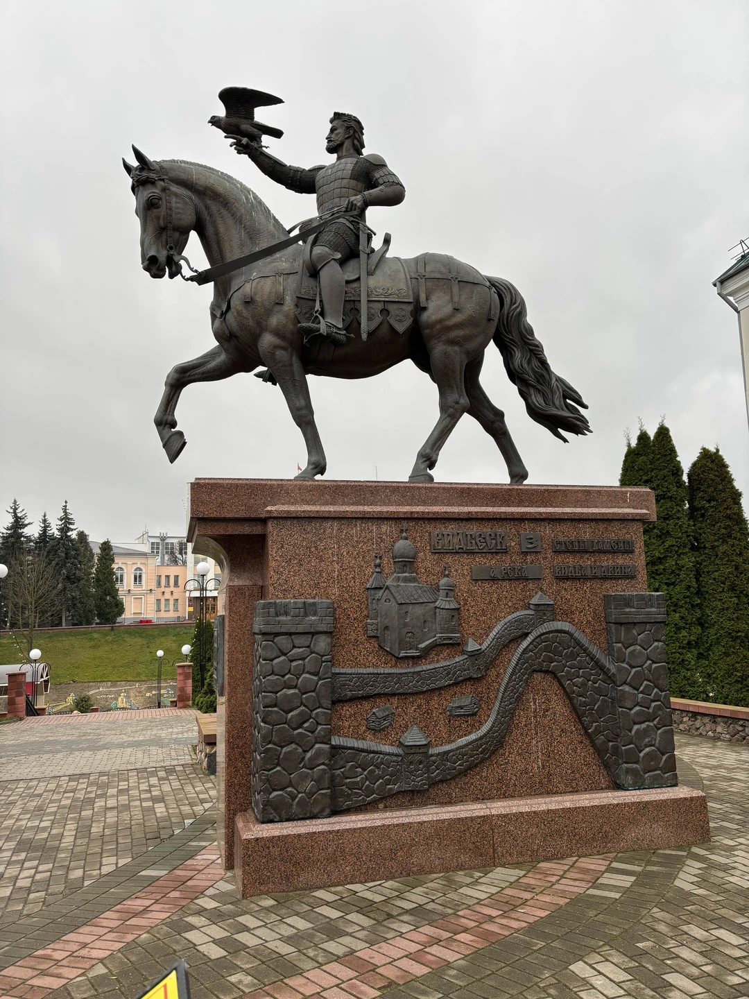 Большое спасибо Ирине за великолепную экскурсию по городу, видно, что любимому и с очень непростым и