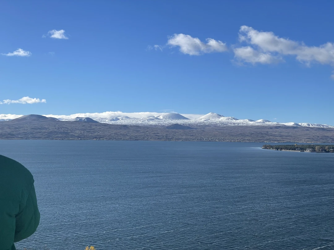 Прекрасная экскурсия, места потрясающе красивые!!! Каждая остановка, как картинка / природа, монастыри очень разные и каждый