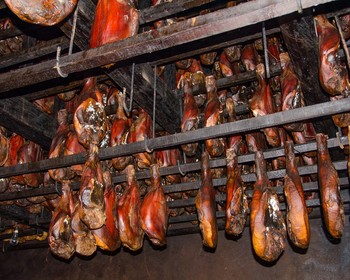 Цетине, Негуши, Липская пещера