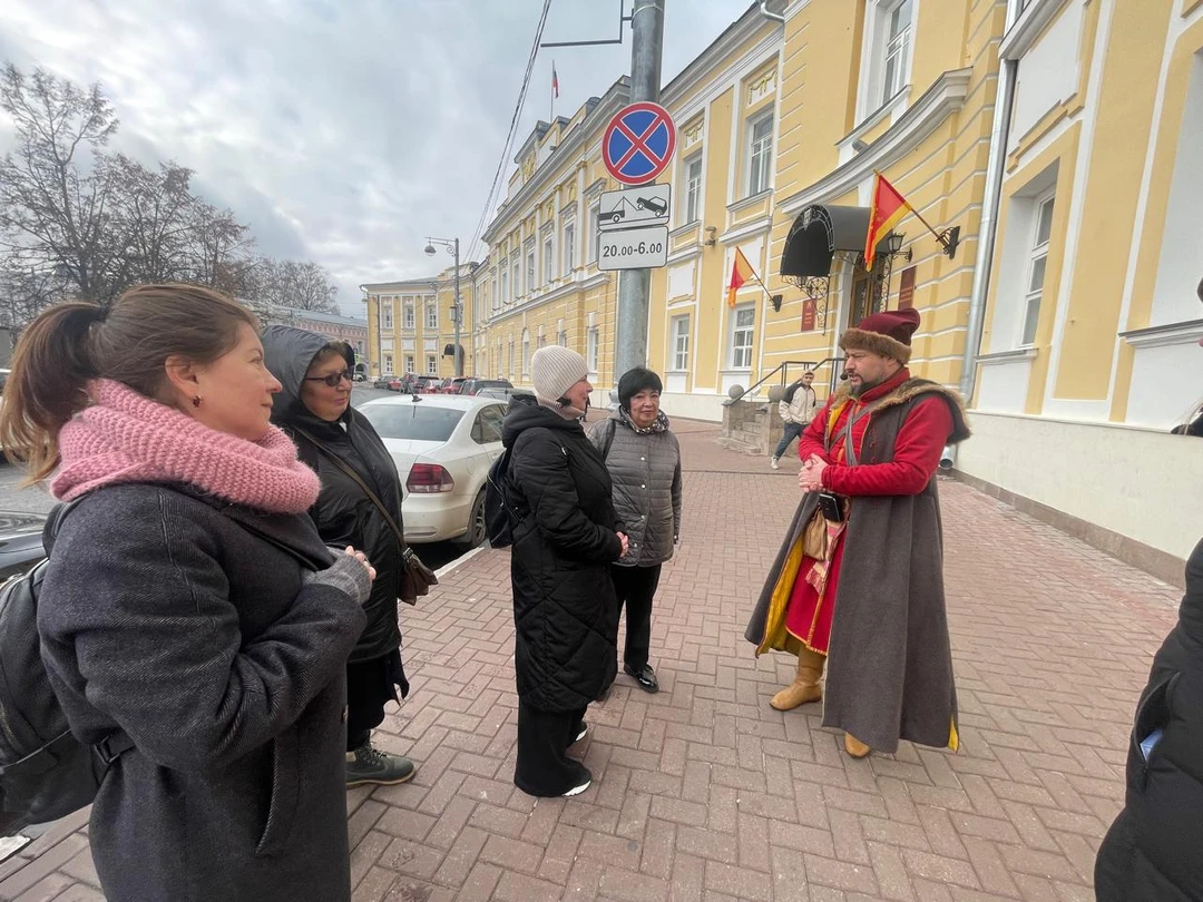 Хоти с девочками выразить огромную человеческую благодарность нашему гиду, Артёму! Так подробно, с юмором и с