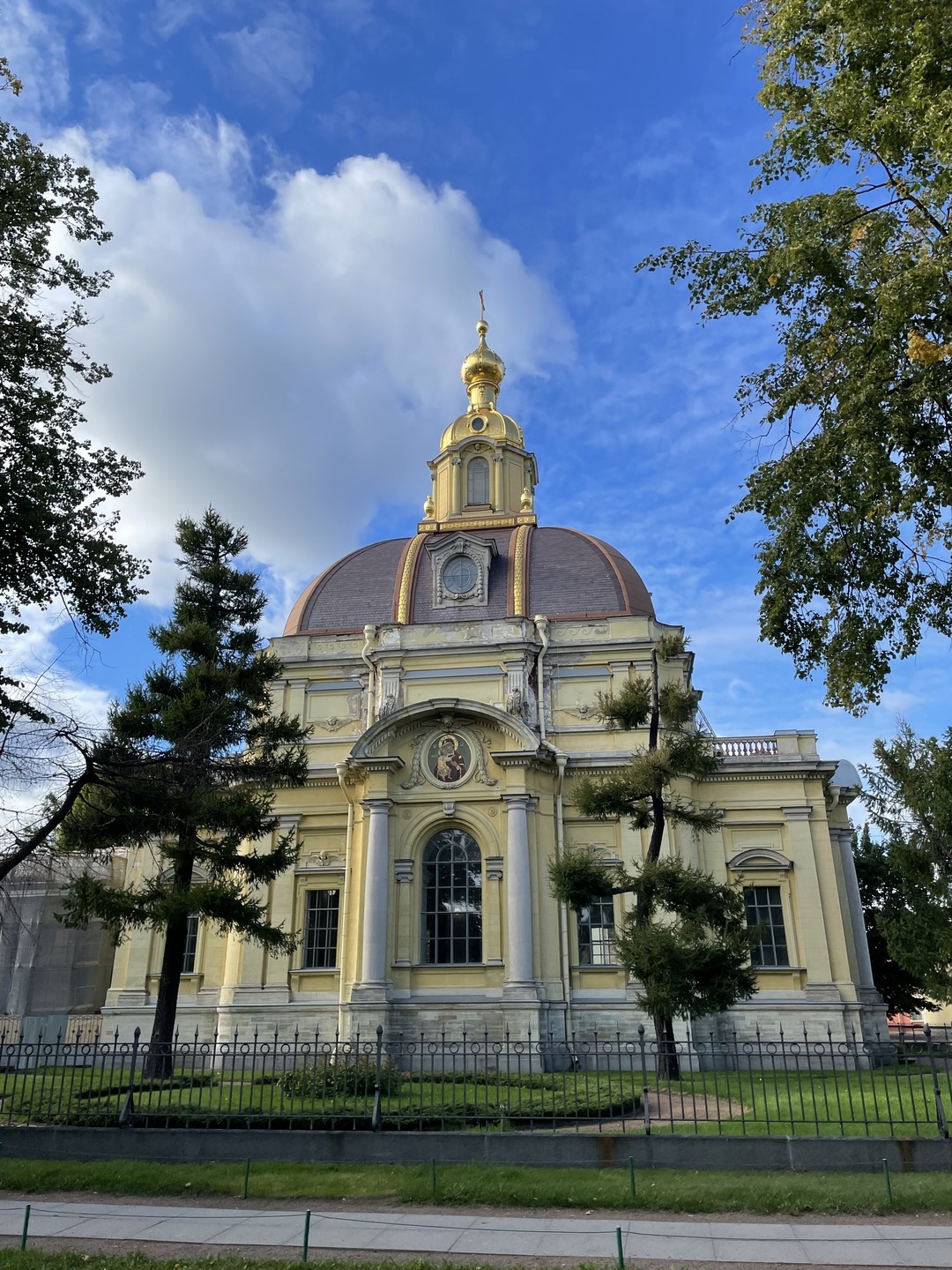 В самом сердце Петербурга: Петропавловская крепость и её загадки (Виолетта)