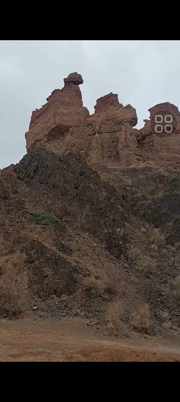 Чарынский каньон действительно неземной - яркое впечатление от нашей поездки в Казахстан. Красивые виды, которые вызывают