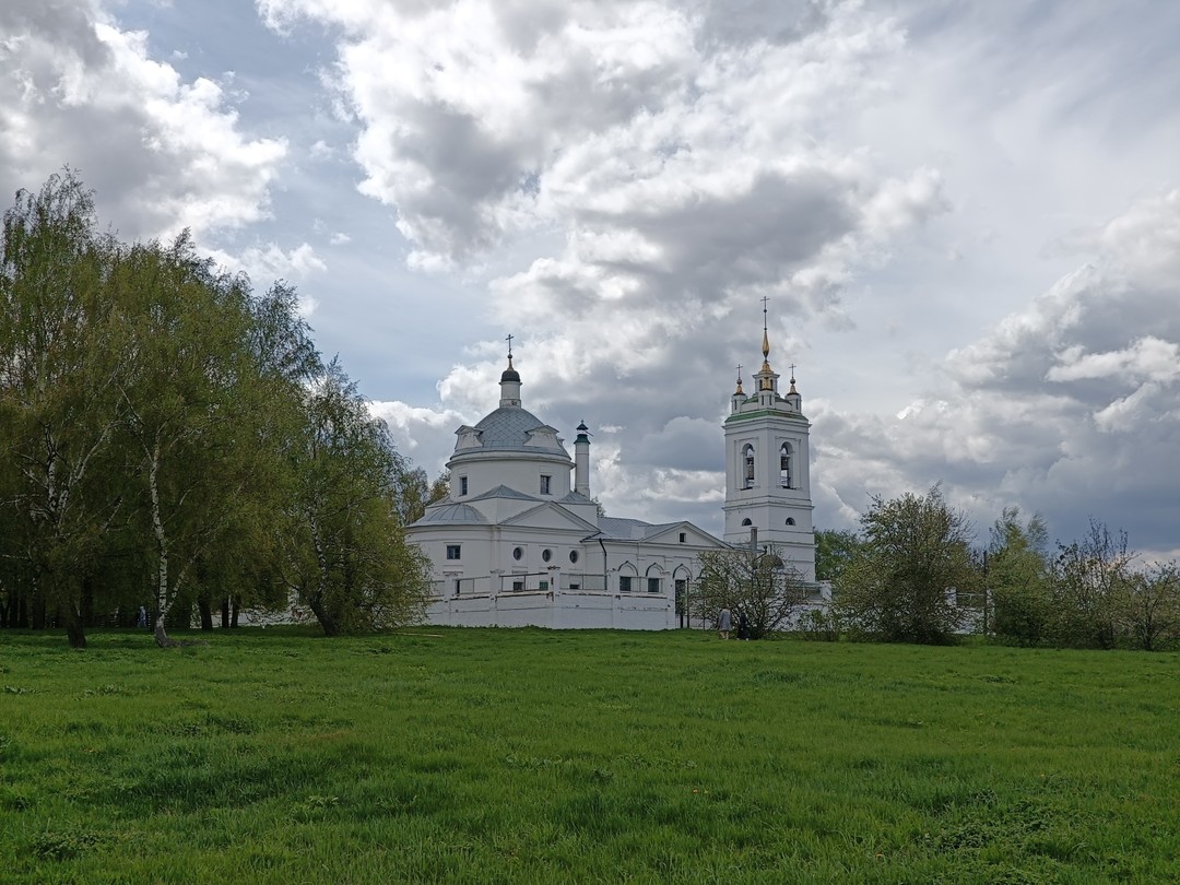 Великолепная экскурсия. Дмитрий отличный организатор. Наша компания хорошо провела время на экскурсионных объектах. По Константиново мы