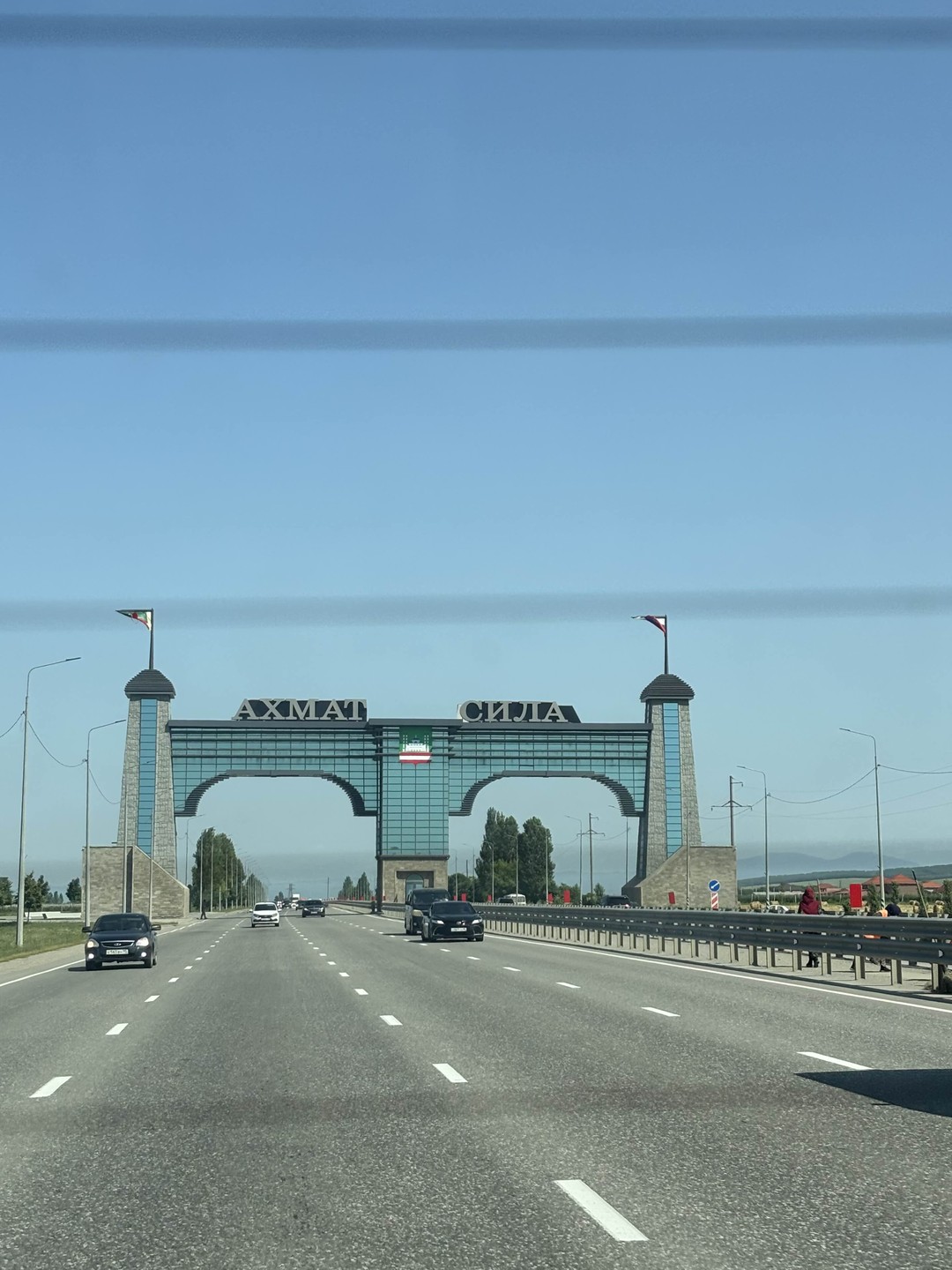 Экскурсия хорошая, прокатили нас по красивым городам, узнали много интересных фактов. Само мероприятие никуда не торопится