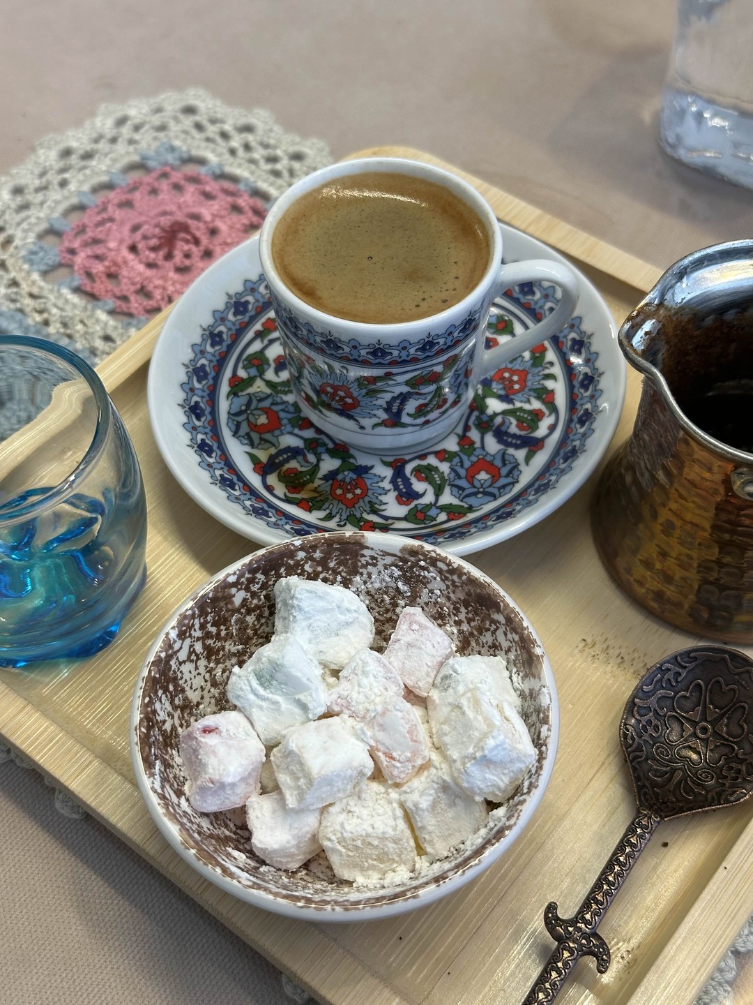 Очень понравилось посещение, записались вечером, утром уже посетили. Изначально планировали сходить на мастер-класс по варке кофе,