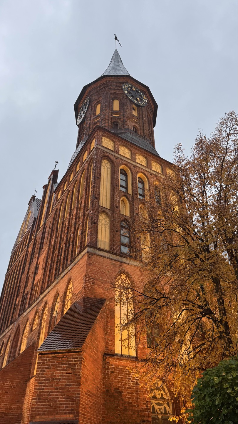 Все было отлично организовано, автобус очень пунктуально забрал нас на точке сбора и началась экскурсия.