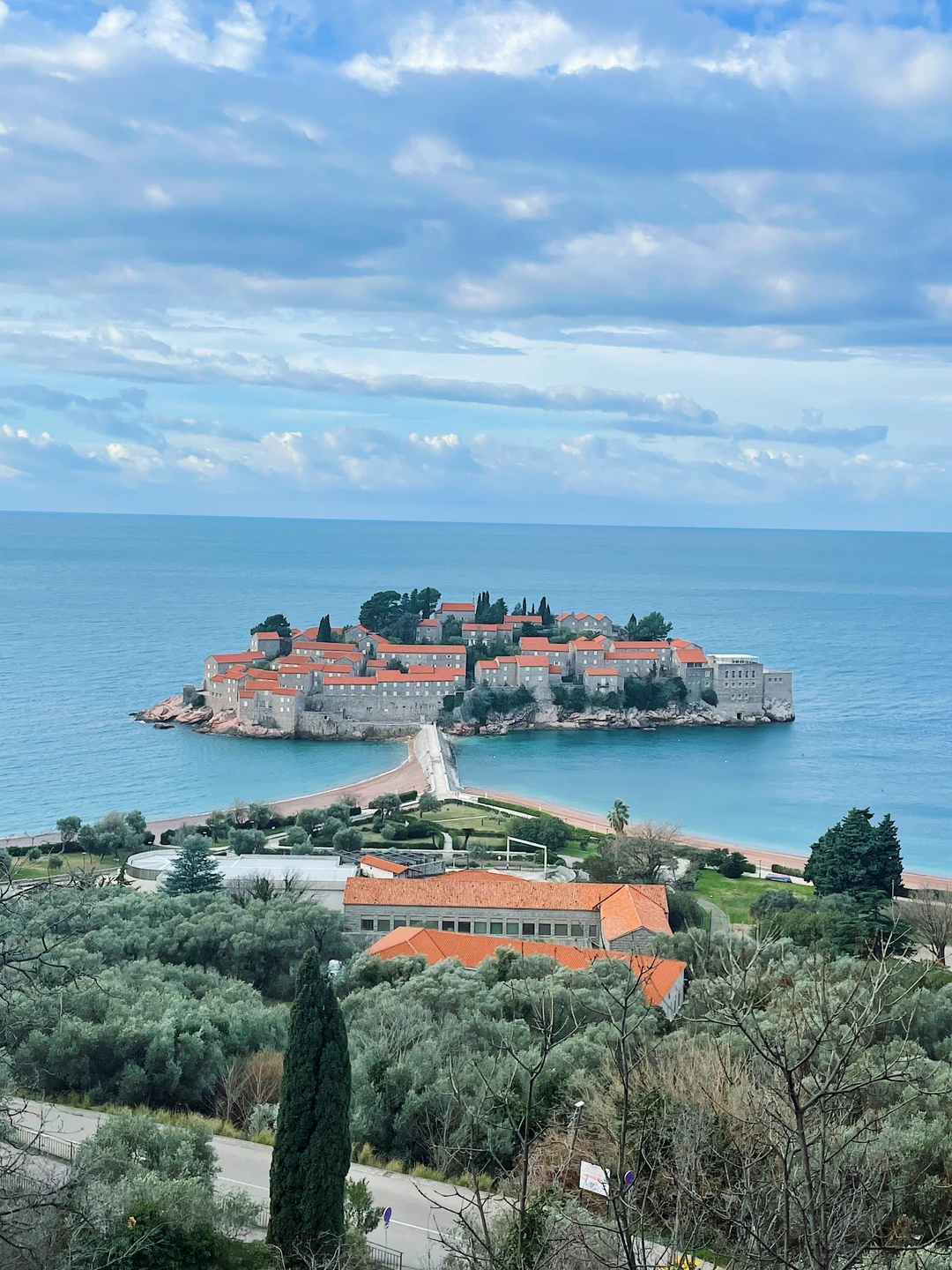 Экскурсии Ивана доставляют большое удовольствие за счет возможности увидеть Черногорию глазами местного жителя. Иван - прекрасный