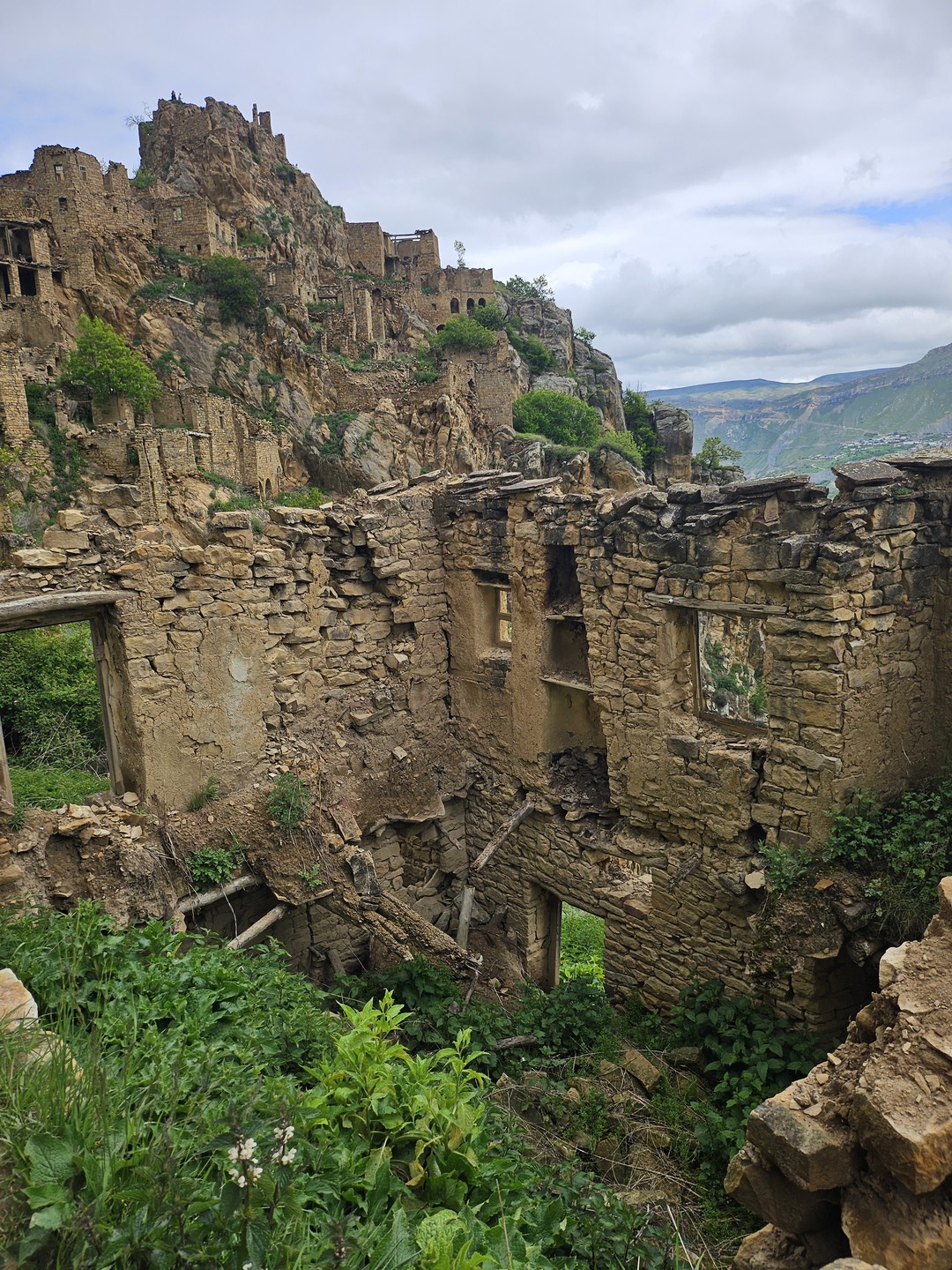 Все было отлично, интересно и комфортно при передвижении от локации к локации! Хотелось бы больше времени