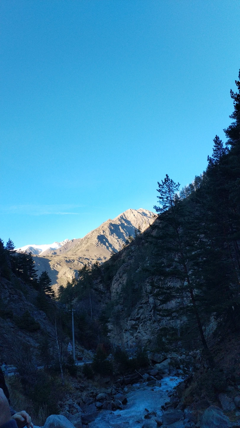 Хочу выразить огромную благодарность нашему гиду Василию за незабываемую экскурсию! С первых минут общения стало понятно