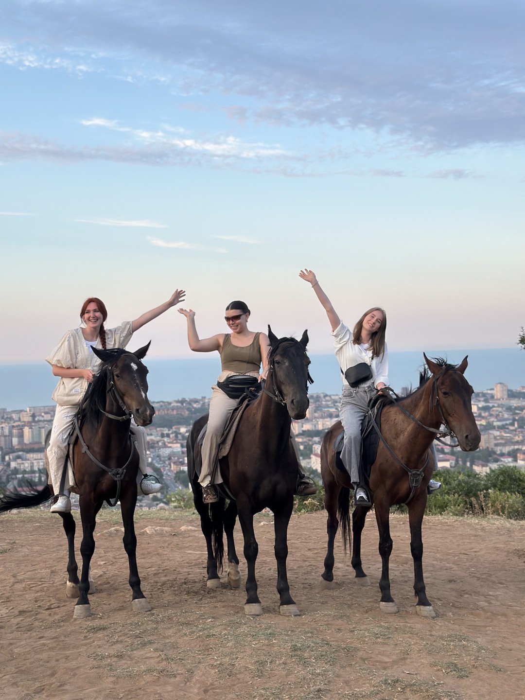 Мы идём с конём: прогулки на лошадях в Агачауле (ирина)