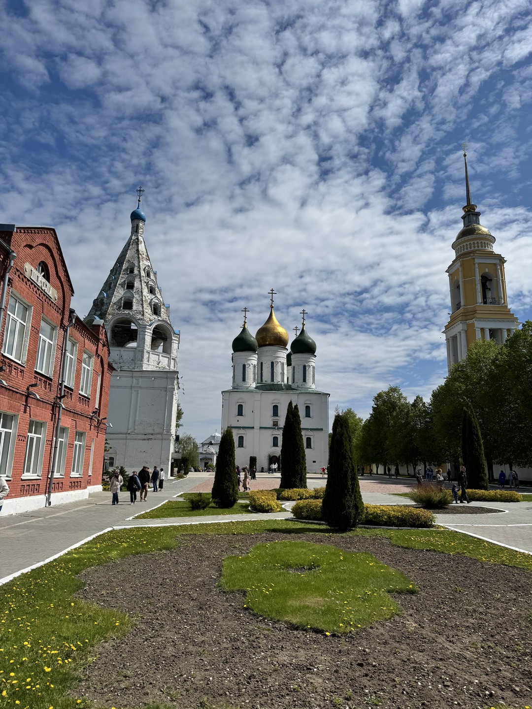 Спасибо экскурсоводу Светлане за очень интересную прогулку по городу и не менее интересный и познавательный рассказ