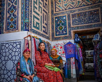 Экскурсия по Ташкенту: Хаст-Имам, хранитель росписи иката и Центр плова