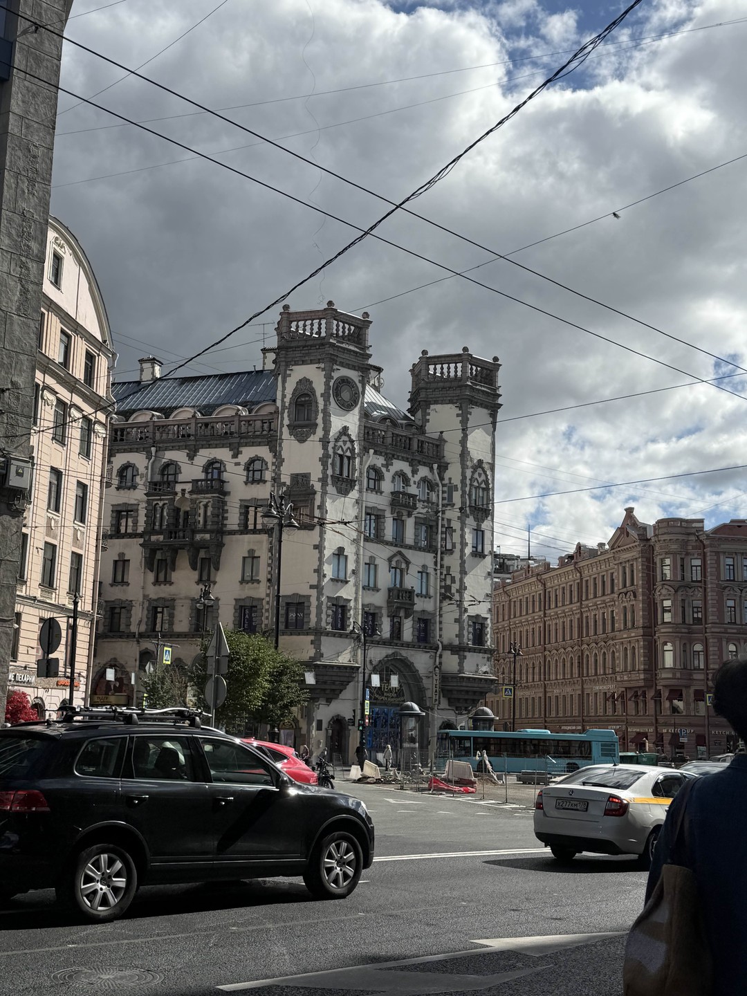 Лабиринты дворов и парадных Петроградской стороны (Мария)