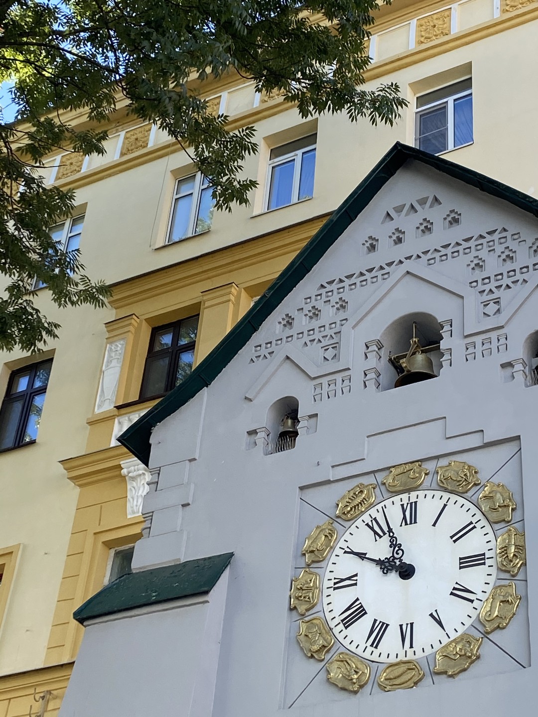 Ходили вчера, слушали экскурсию. Все понравилось, нам было удобно, что можно рано утром, в своё время.