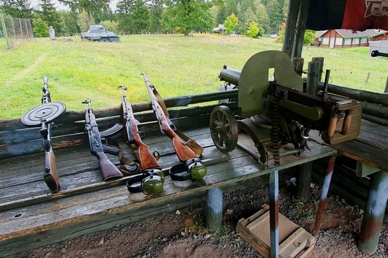 Виды Линия Сталина: ДОТы, траншеи, танки