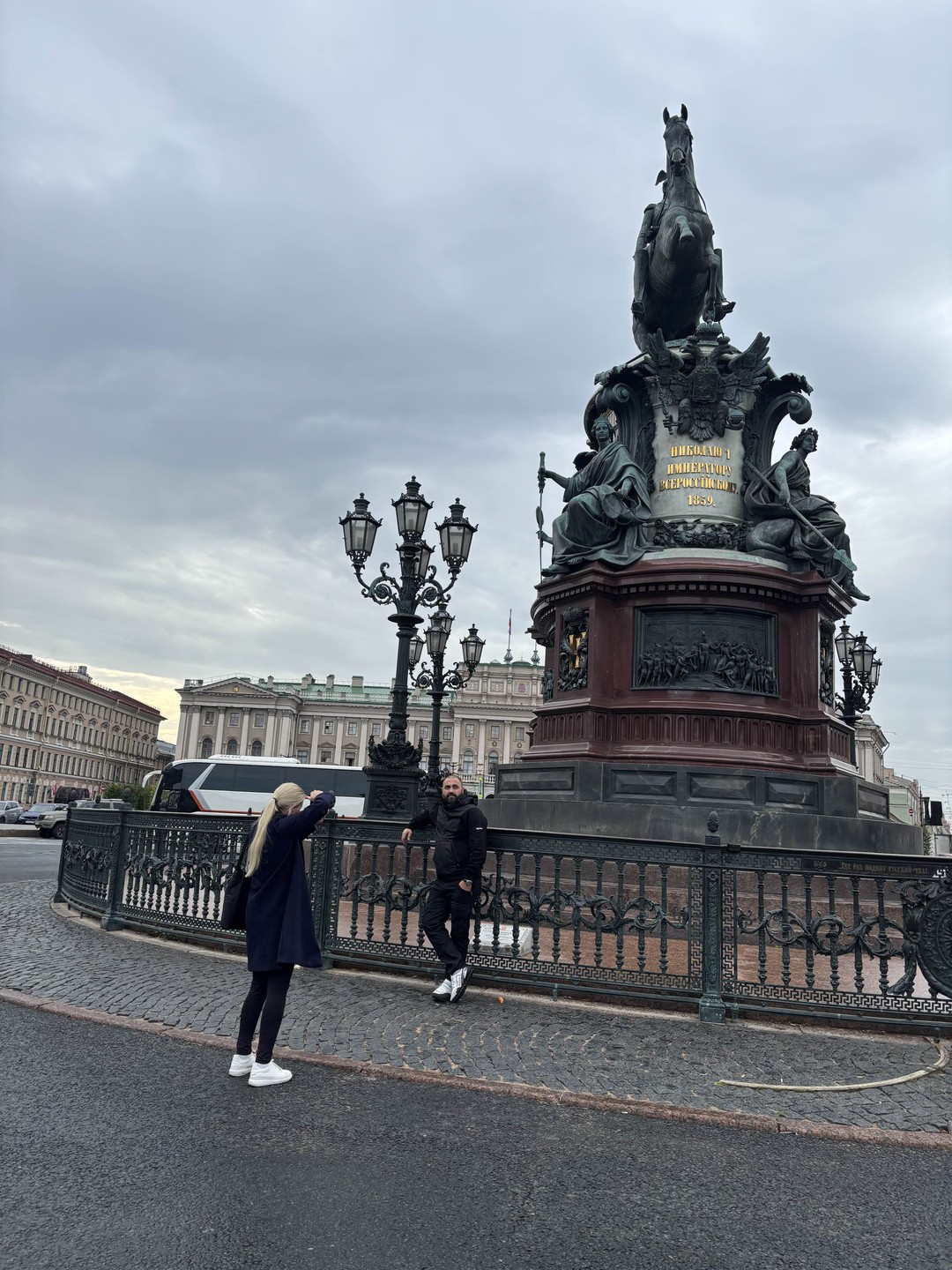 15-минутная фотосессия в лучших локациях Петербурга (Ирина)