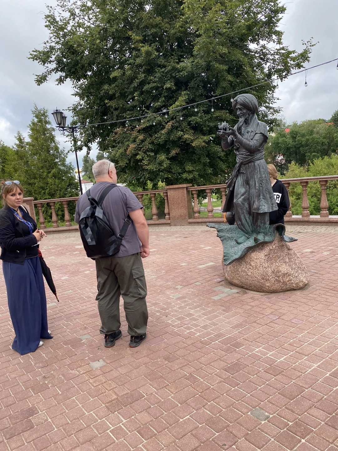 Мы с мужем уже 4 раз посещаем Витебск, поэтому знакомы с его основными достопримечательности. Дети (мальчишки