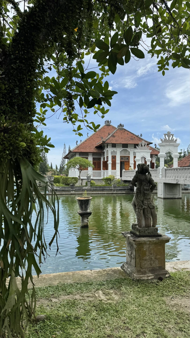 Экскурсия с гидом Андреем очень понравилась, была очень комфортной — удобный новый автомобиль с кондиционером и