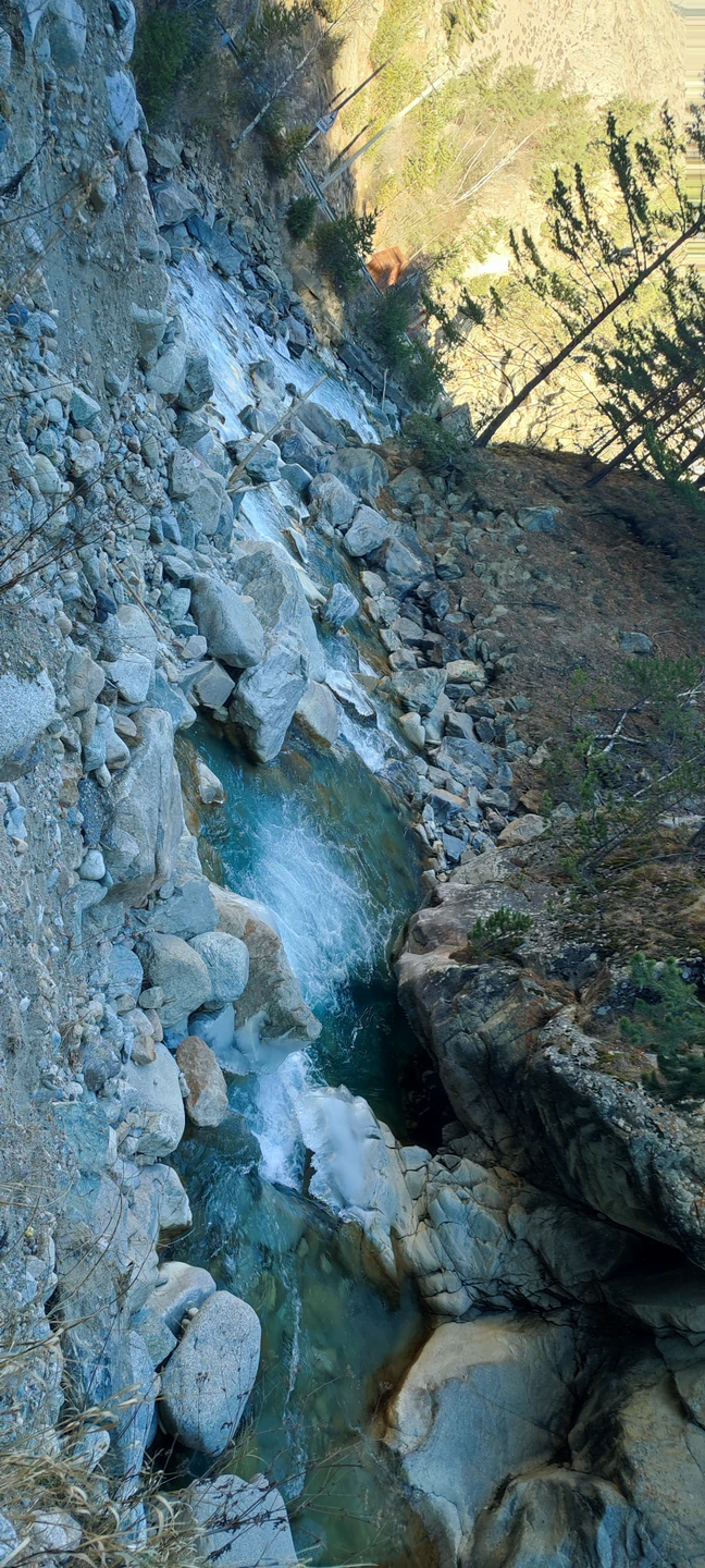 Отличная экскурсия. Всё понравилось, интересный рассказ гида, вкусное питание в проверенных кафе, комфортный автомобиль, завораживающие виды на пути