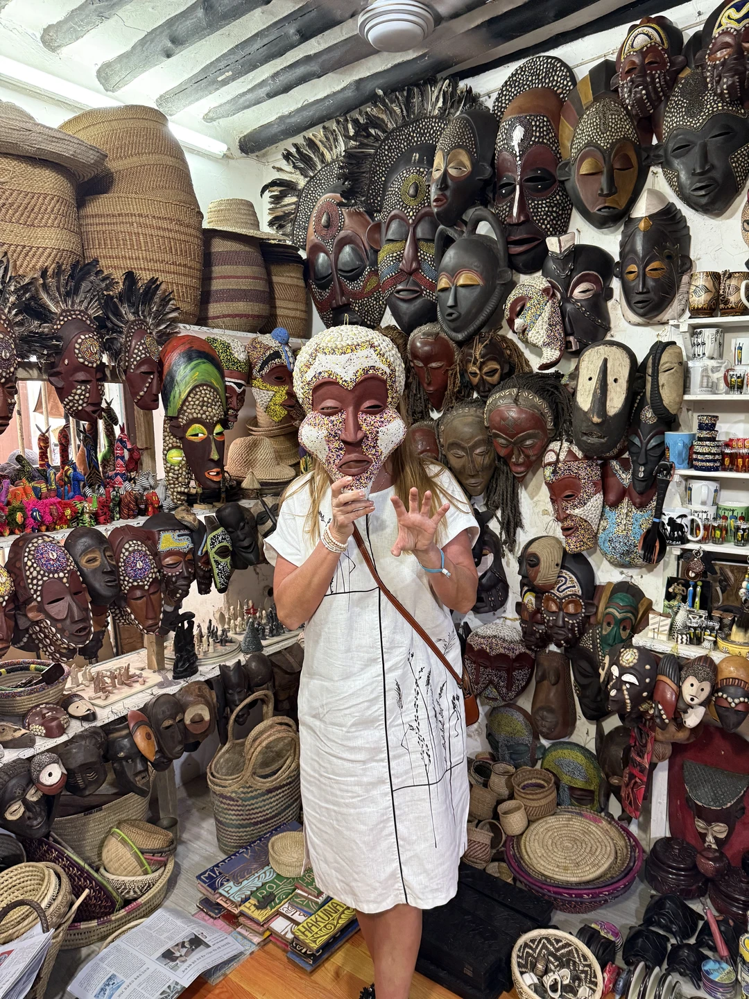 С Еленой было интересно. Мы ходили по улочкам, заходили в магазинчики. Просто рассматривали здания, двери необычные