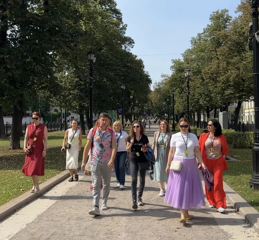 Хотелось бы поблагодарить Дмитрия за потрясающую экскурсию и атмосферу во время экскурсии. Дмитрий очень интересный рассказчик,