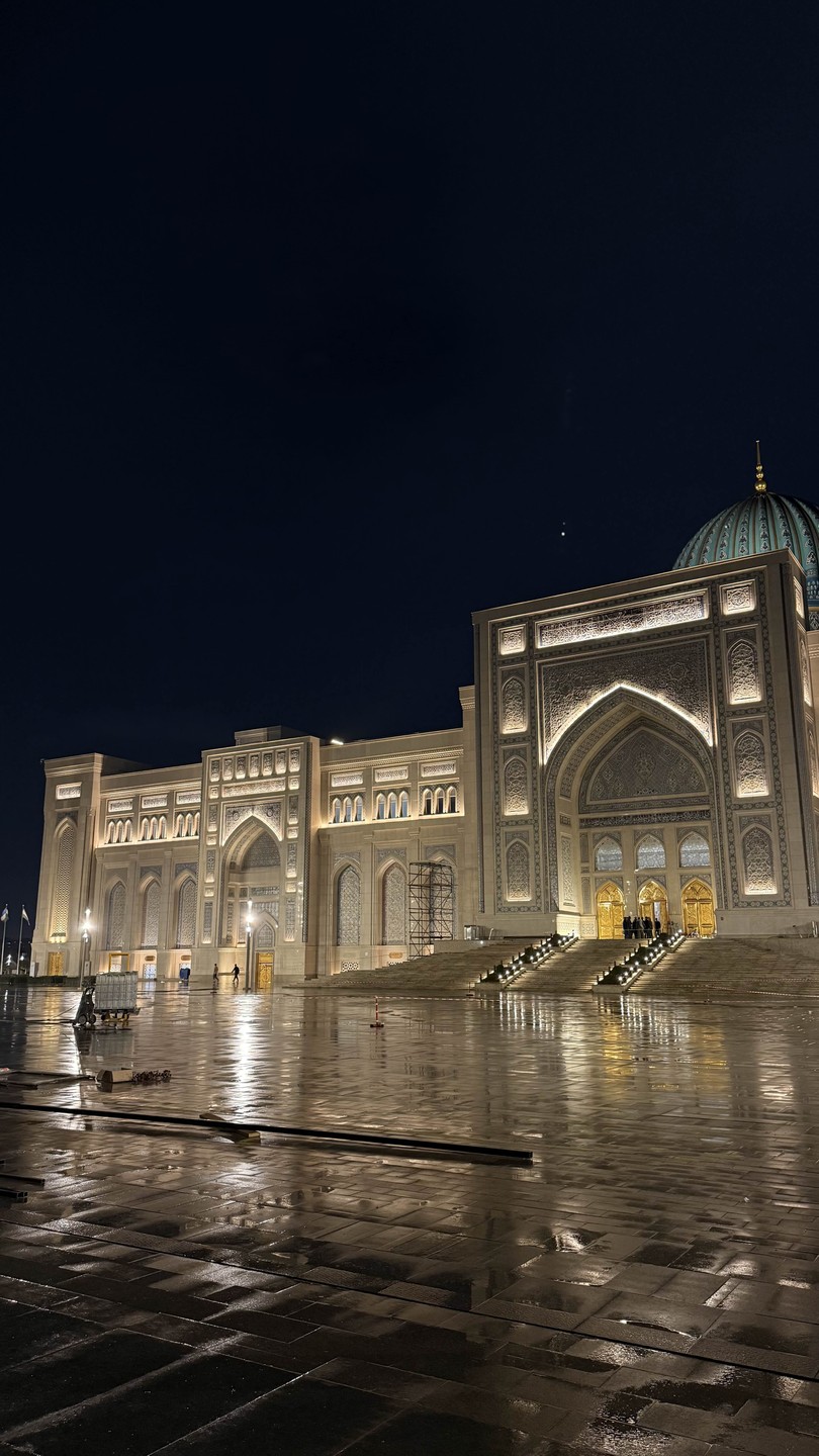 Прекрасная экскурсия, чудесный гид Шерзод. Интересные рассказы и индивидуальный подход гарантирован! Очень понравилось) спасибо 🙏