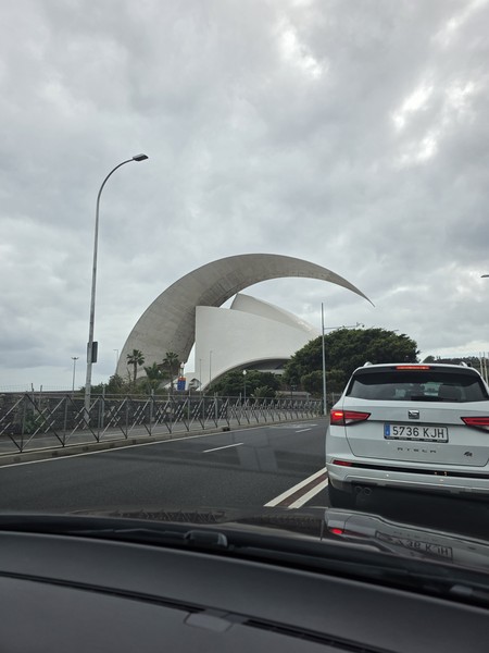 Спасибо большое Денис, за экскурсию, день прошёл очень интересно и познавательно, много впечатлении и исторических фактов о острове