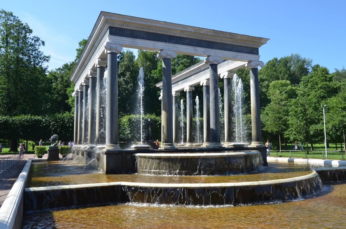 К фонтанам Петергофа в группе (3/15)
