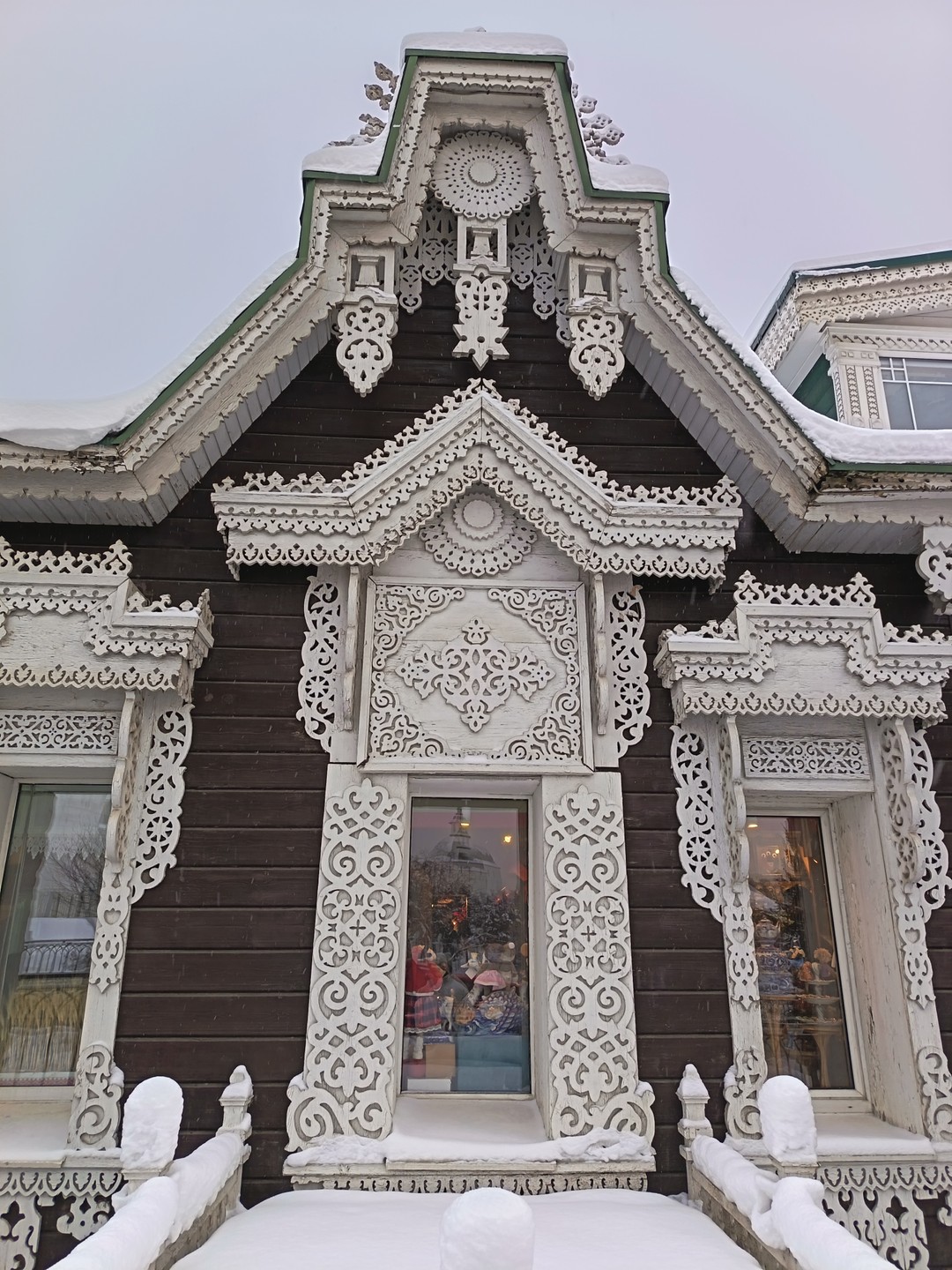 Очень мы любим экскурсии, где рассказывают не только академическую часть, но и нюансы, знакомые только жителям